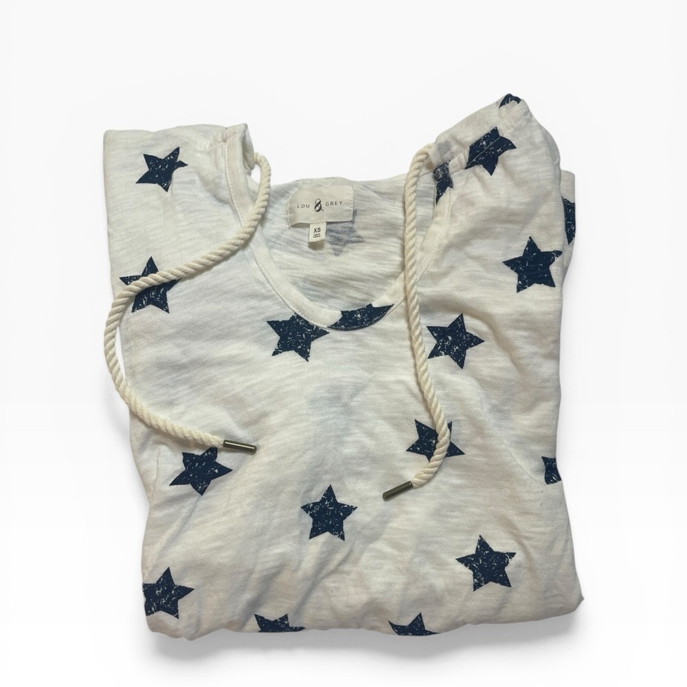 Lou & Grey Ivory Hooded Pullover with Navy Star Print